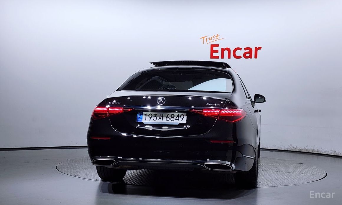  Mercedes-Benz S-Class