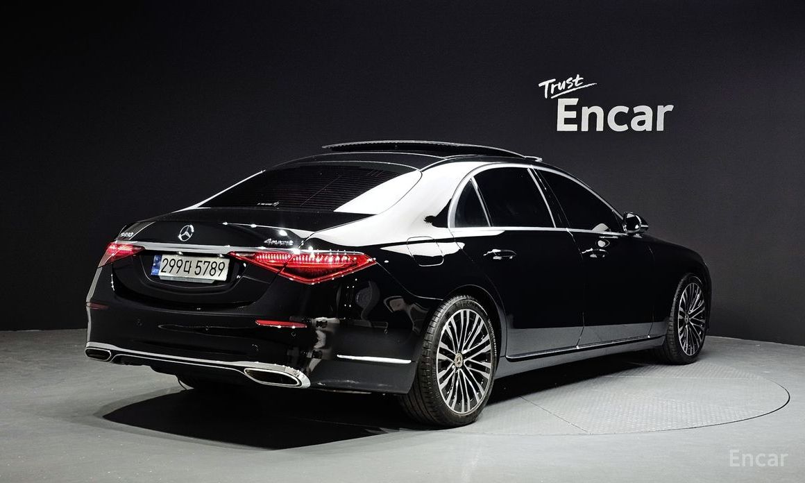  Mercedes-Benz S-Class