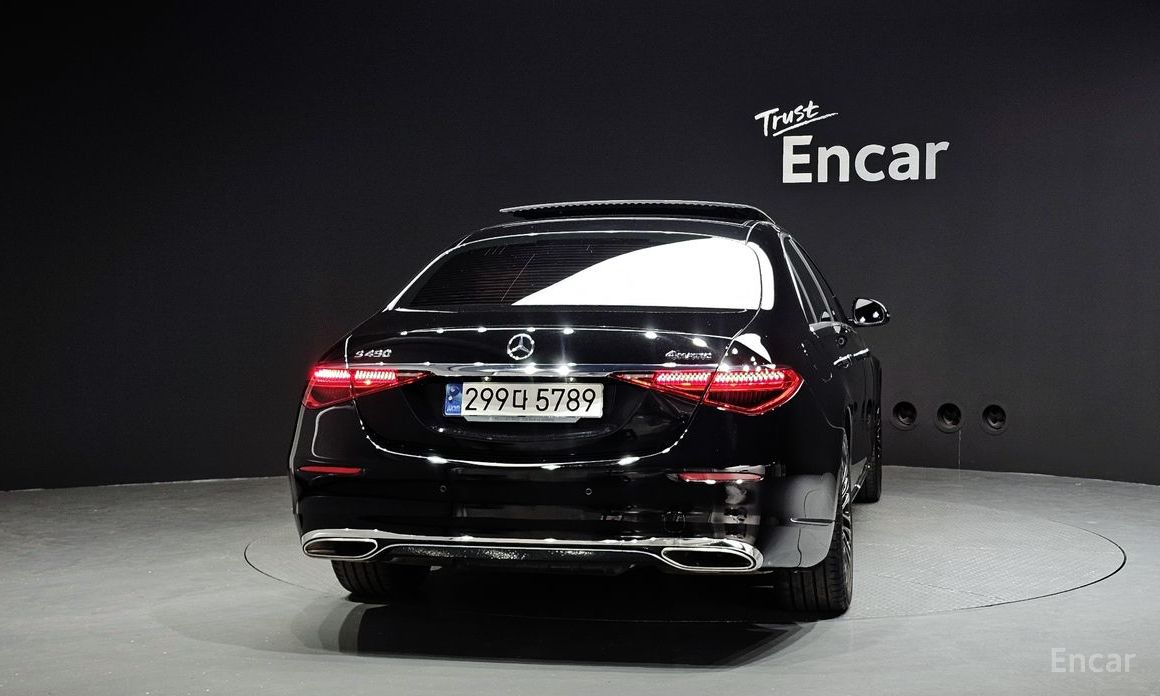  Mercedes-Benz S-Class