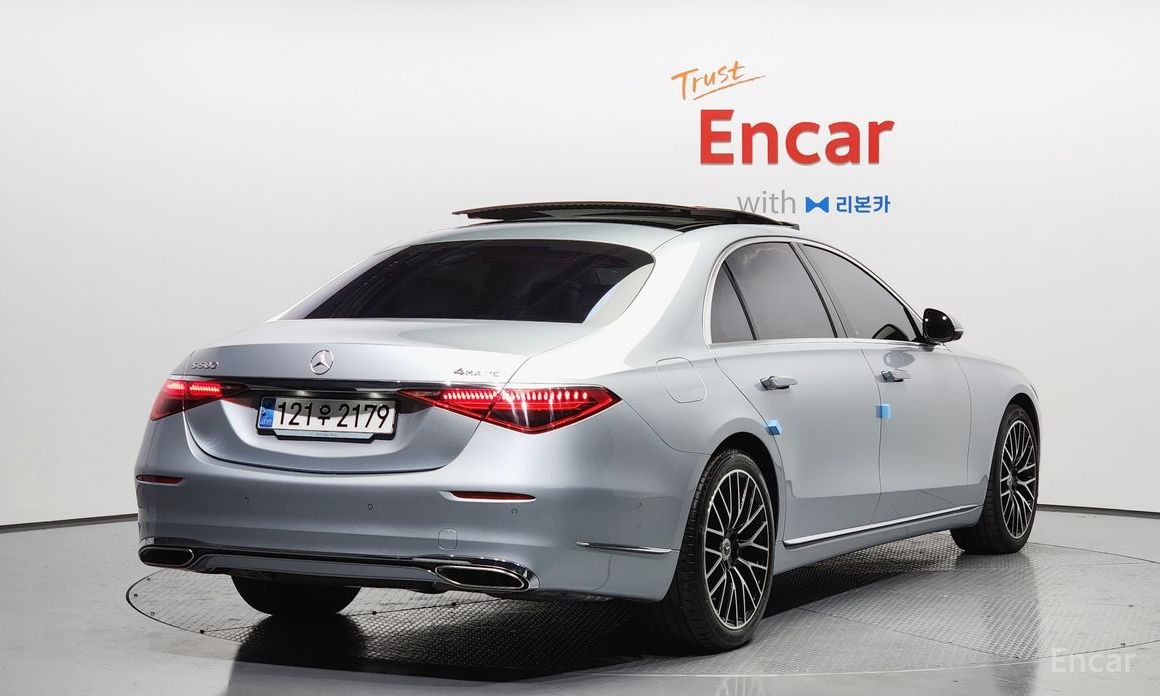  Mercedes-Benz S-Class