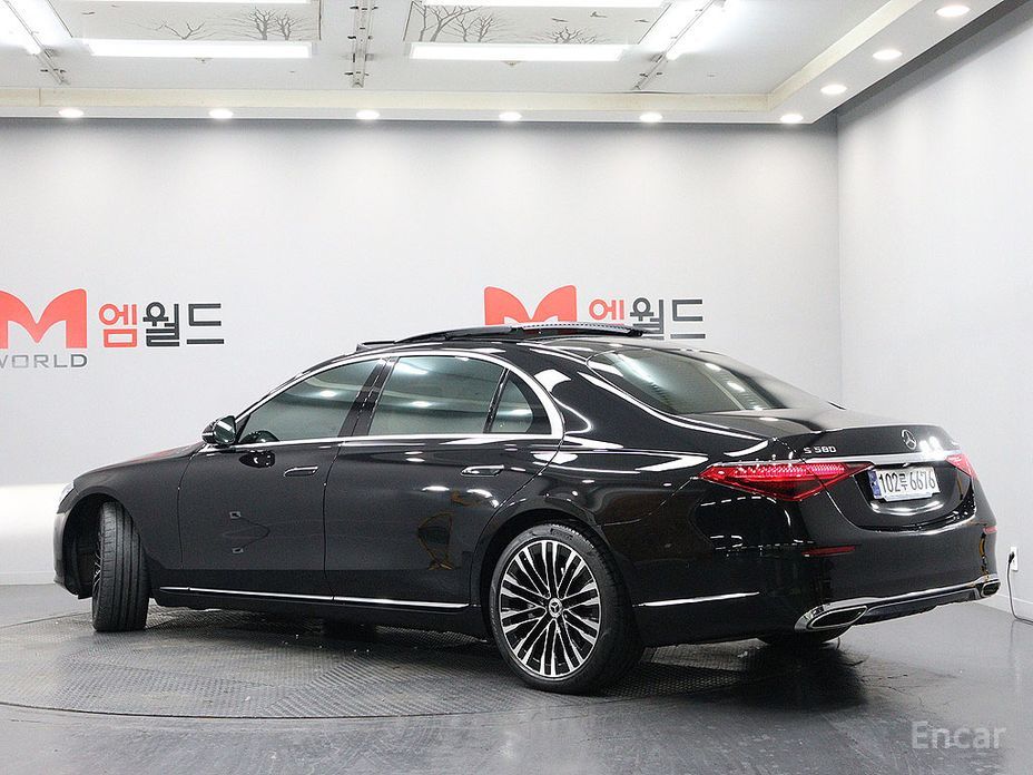  Mercedes-Benz S-Class