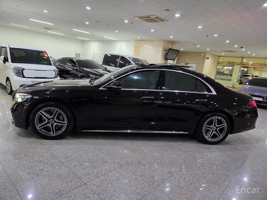  Mercedes-Benz S-Class