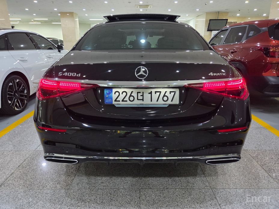  Mercedes-Benz S-Class