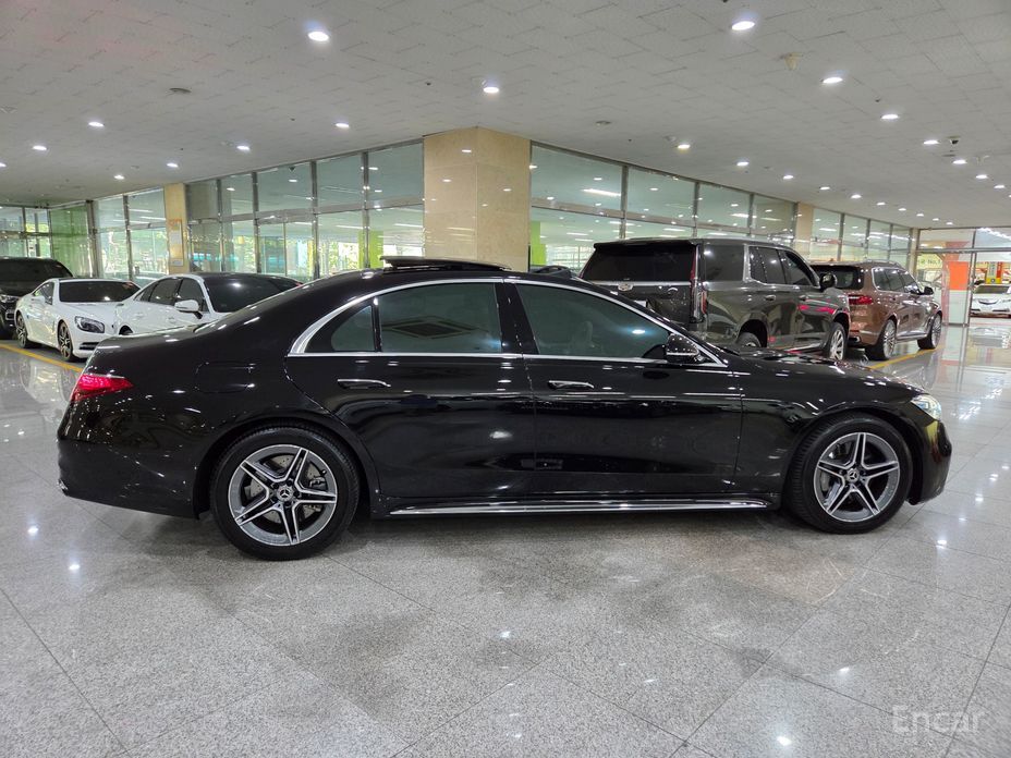  Mercedes-Benz S-Class