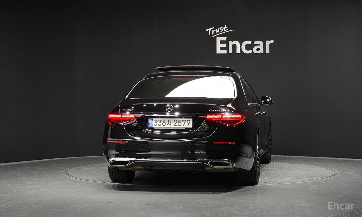  Mercedes-Benz S-Class