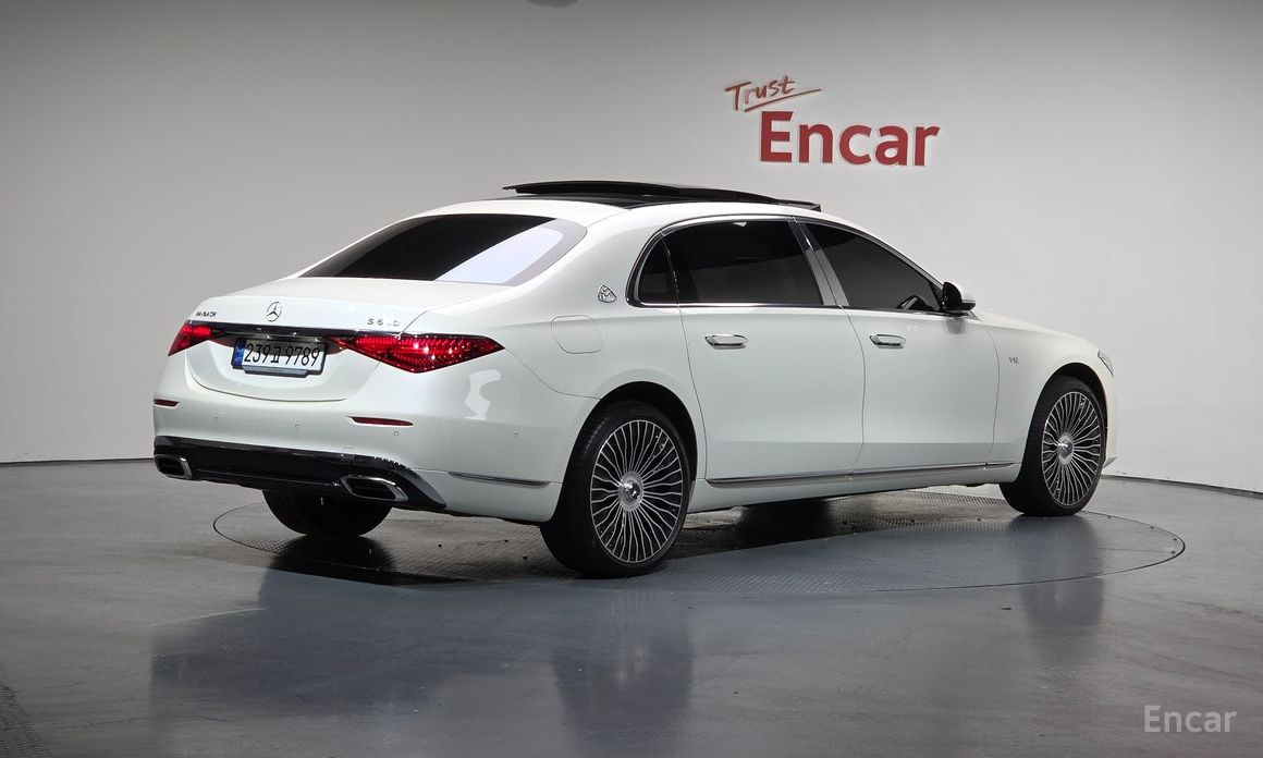  Mercedes-Benz S-Class