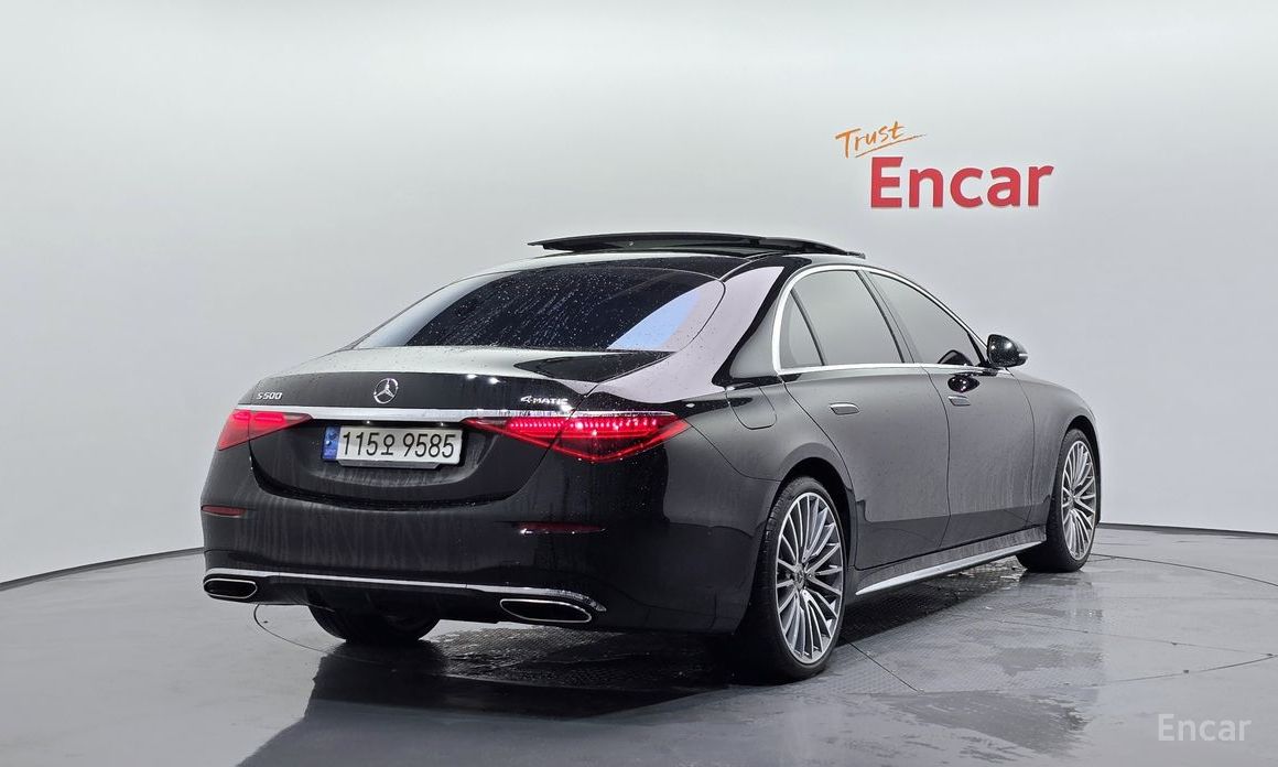  Mercedes-Benz S-Class