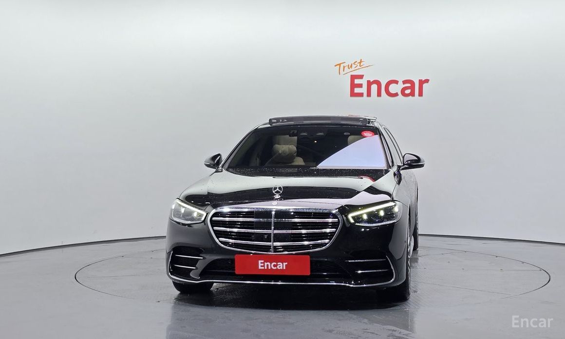  Mercedes-Benz S-Class