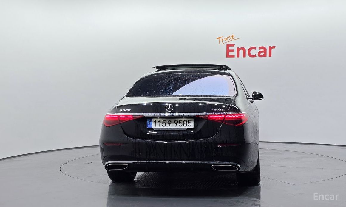  Mercedes-Benz S-Class