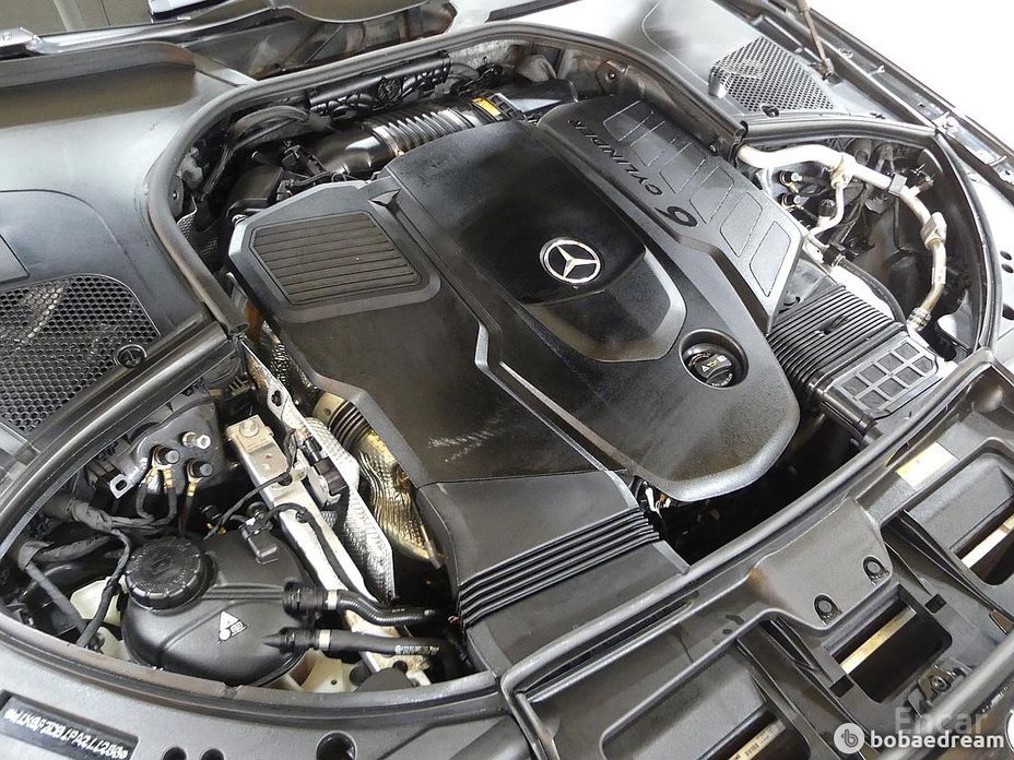  Mercedes-Benz S-Class