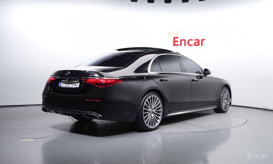  Mercedes-Benz S-Class