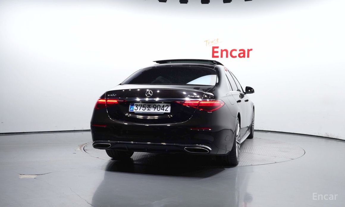  Mercedes-Benz S-Class