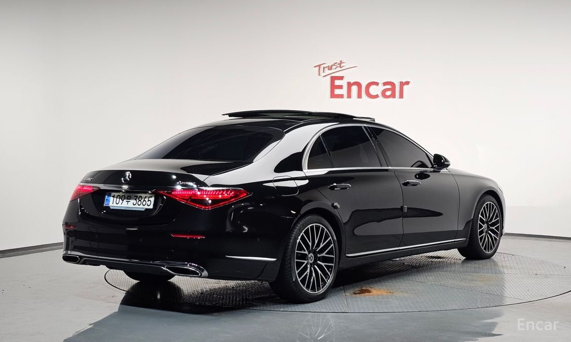  Mercedes-Benz S-Class