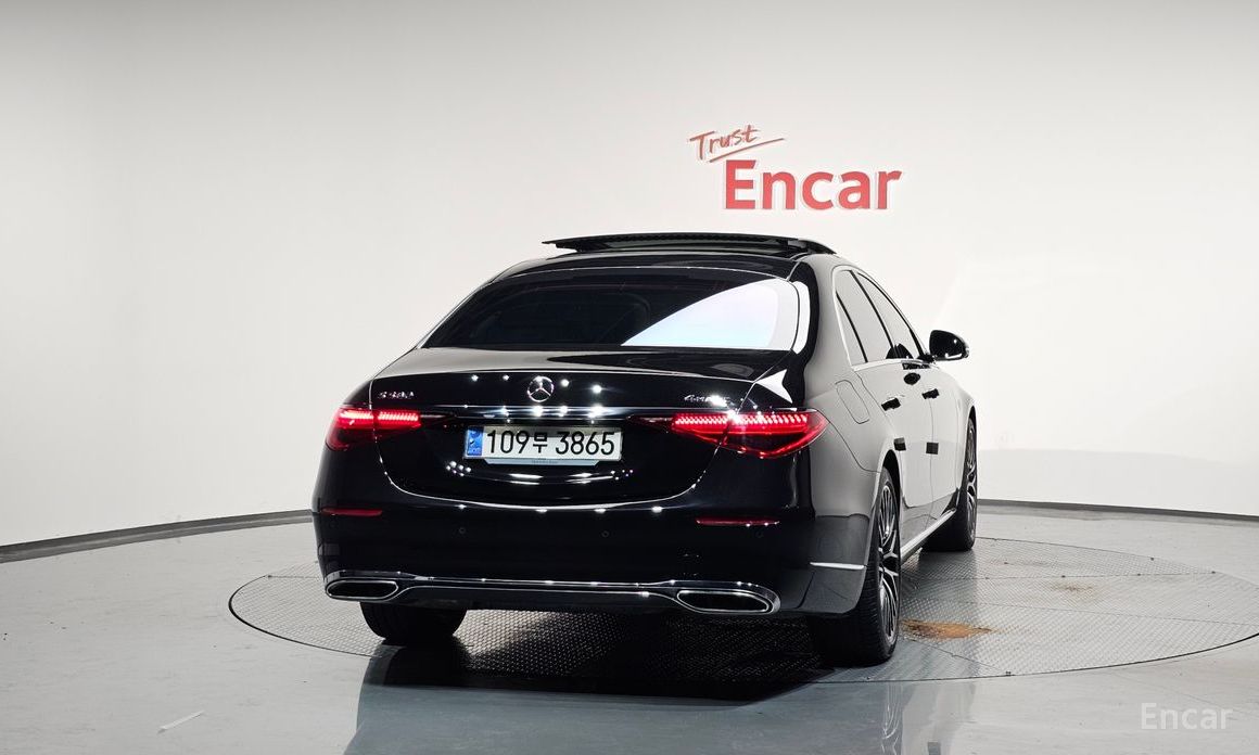  Mercedes-Benz S-Class