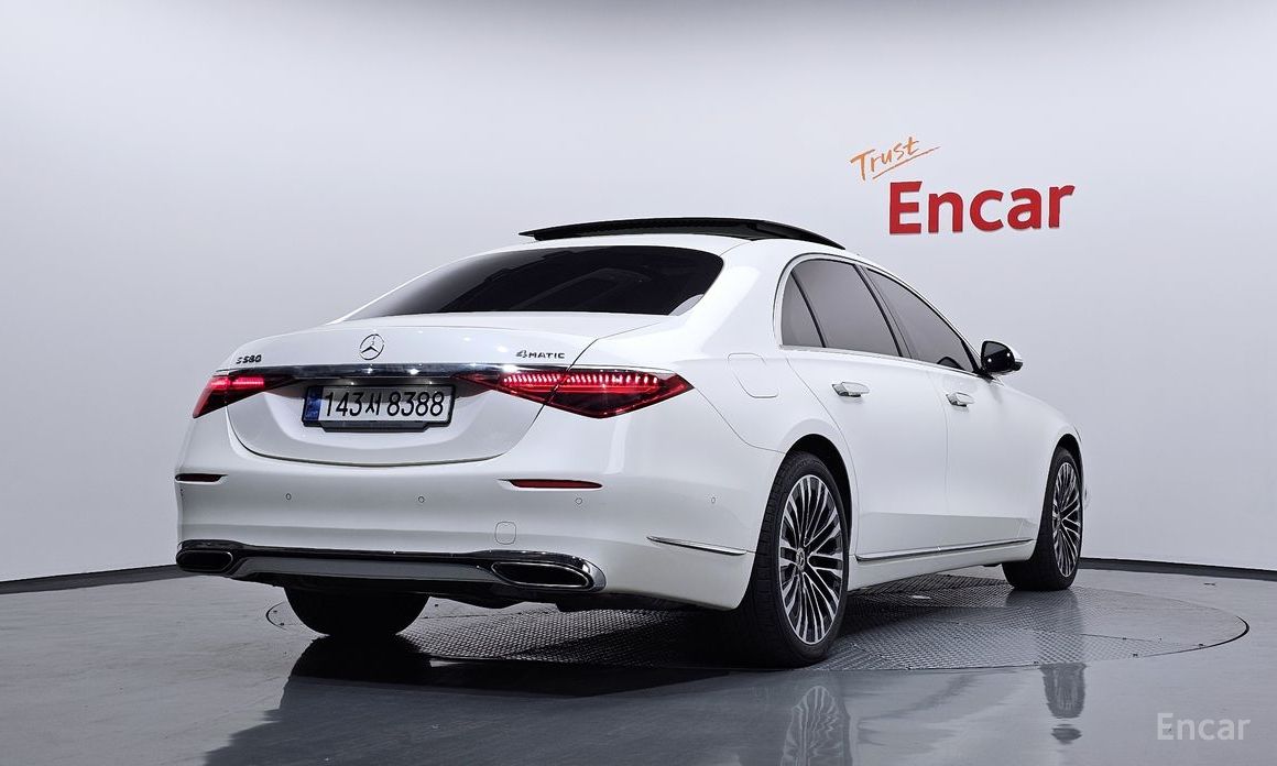  Mercedes-Benz S-Class