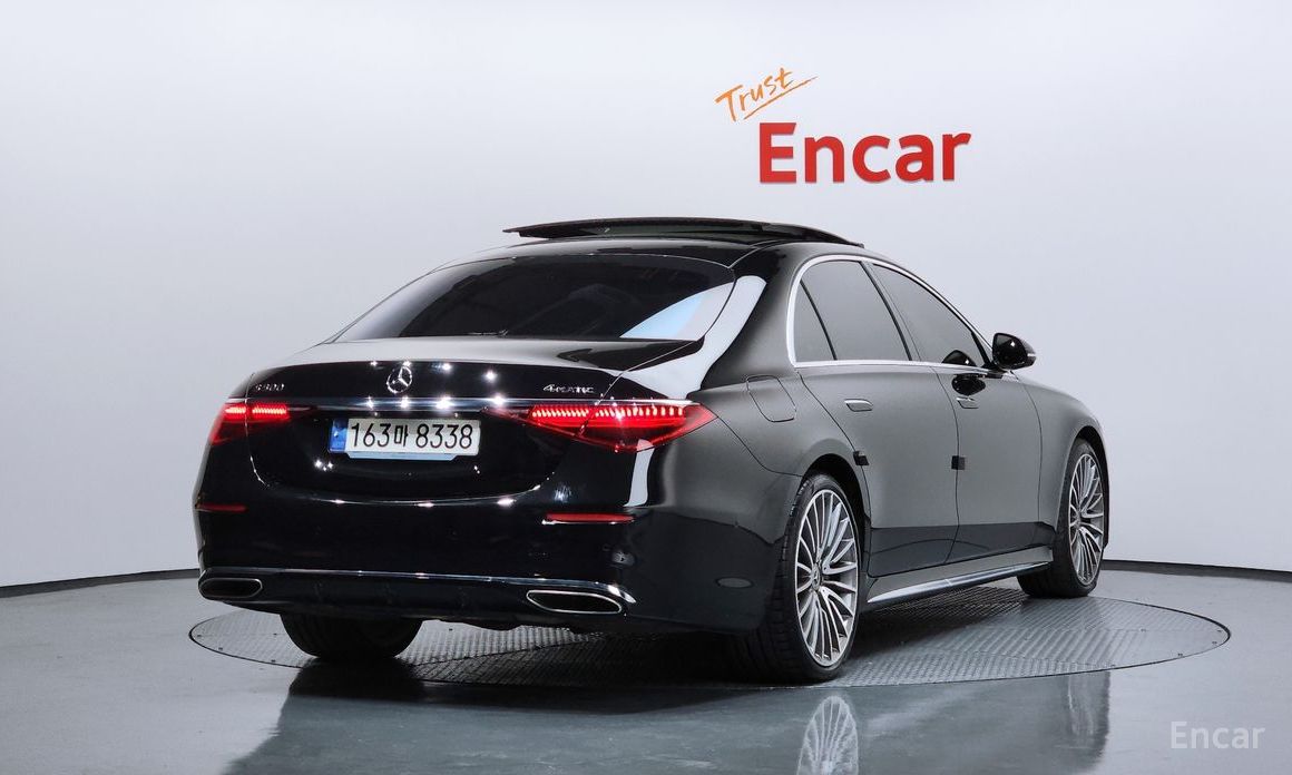  Mercedes-Benz S-Class