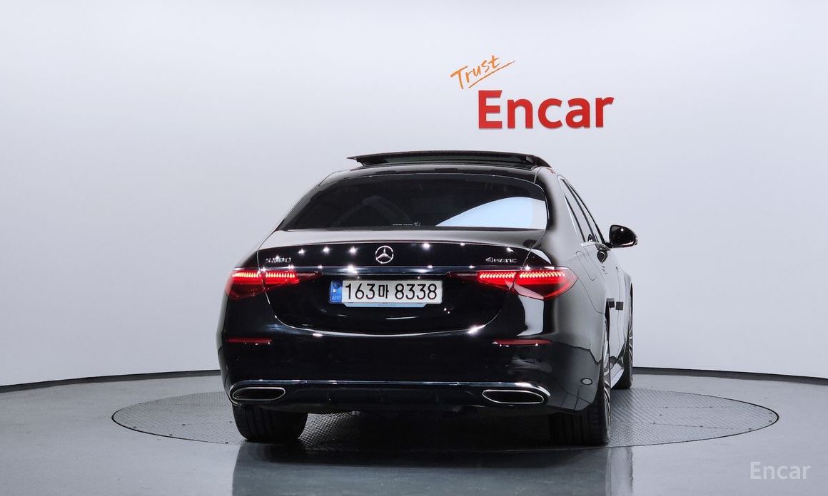  Mercedes-Benz S-Class