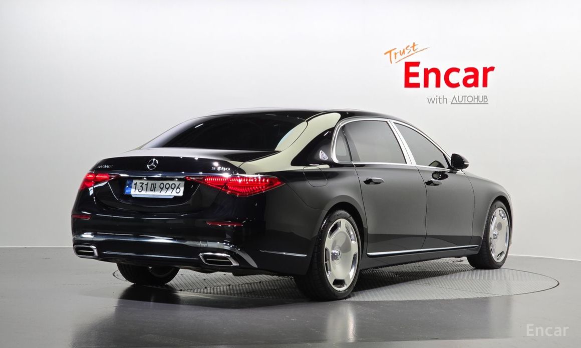  Mercedes-Benz S-Class