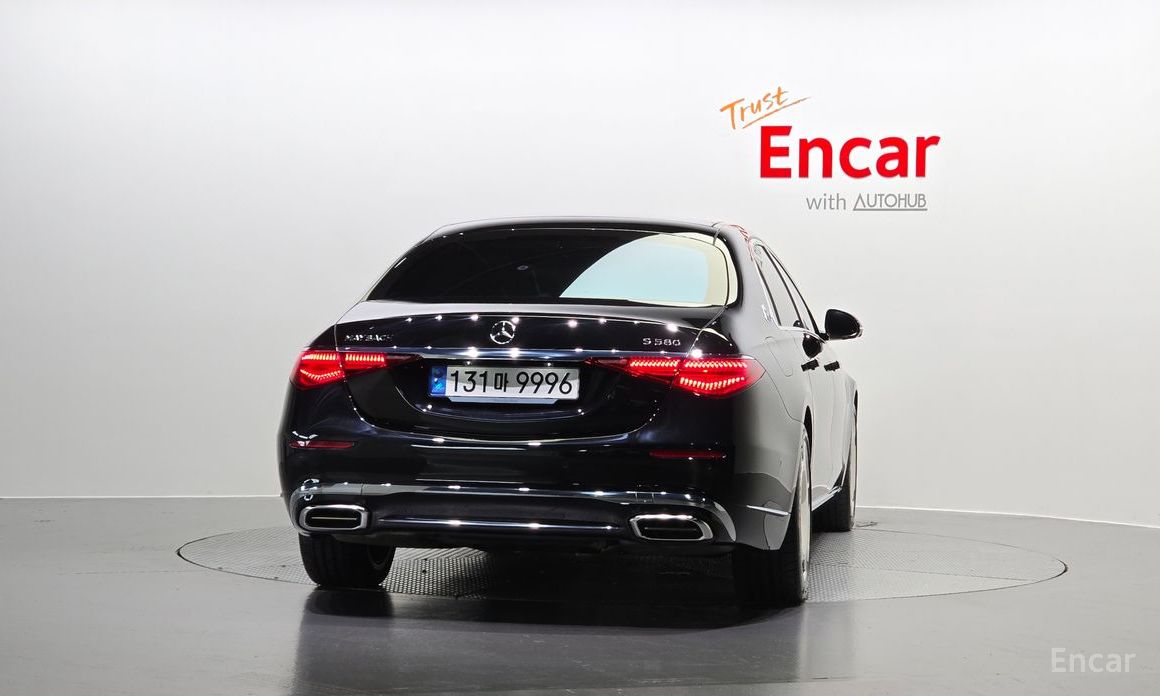  Mercedes-Benz S-Class