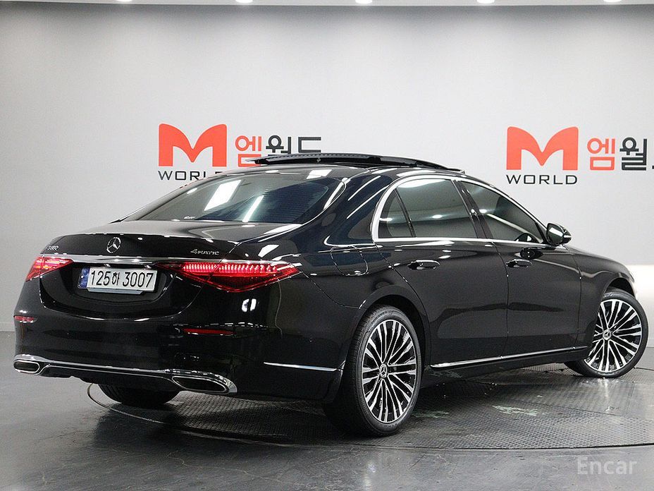  Mercedes-Benz S-Class