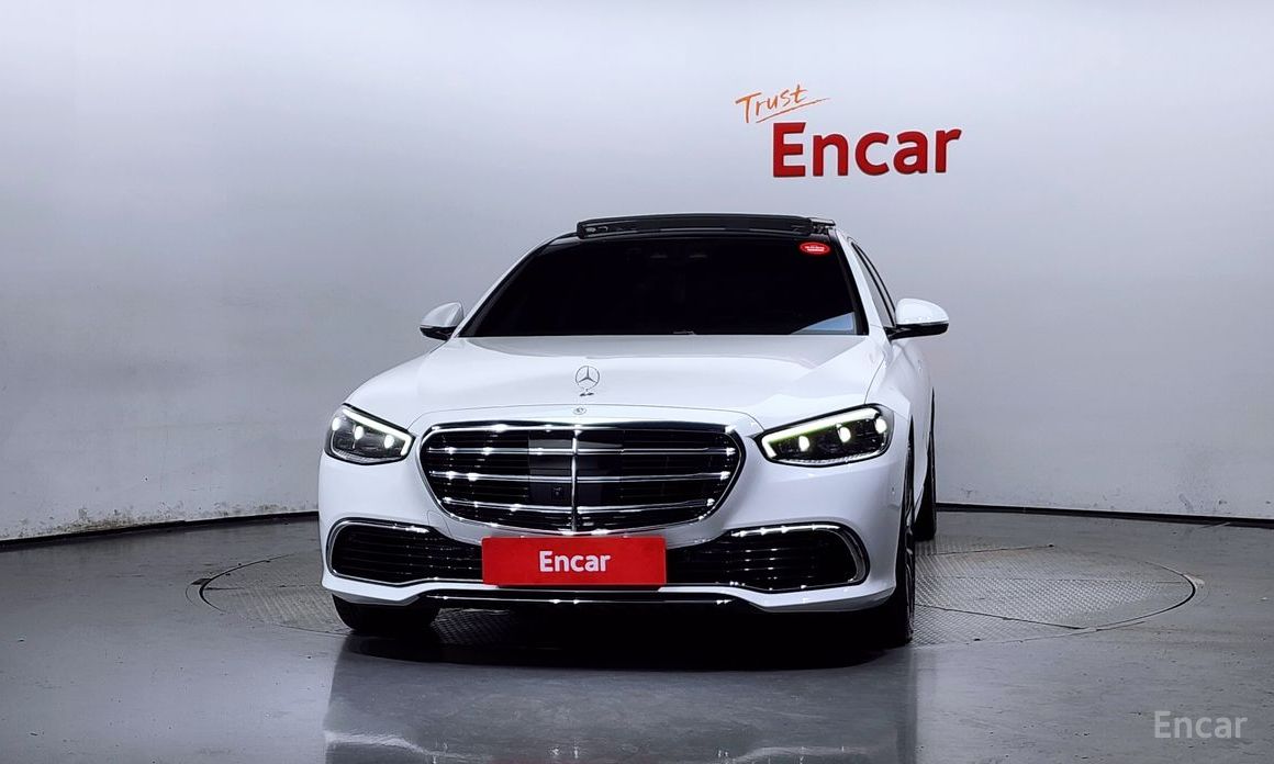  Mercedes-Benz S-Class