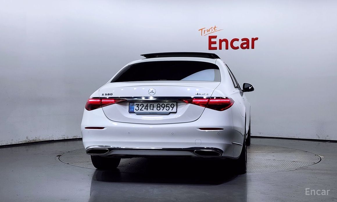  Mercedes-Benz S-Class