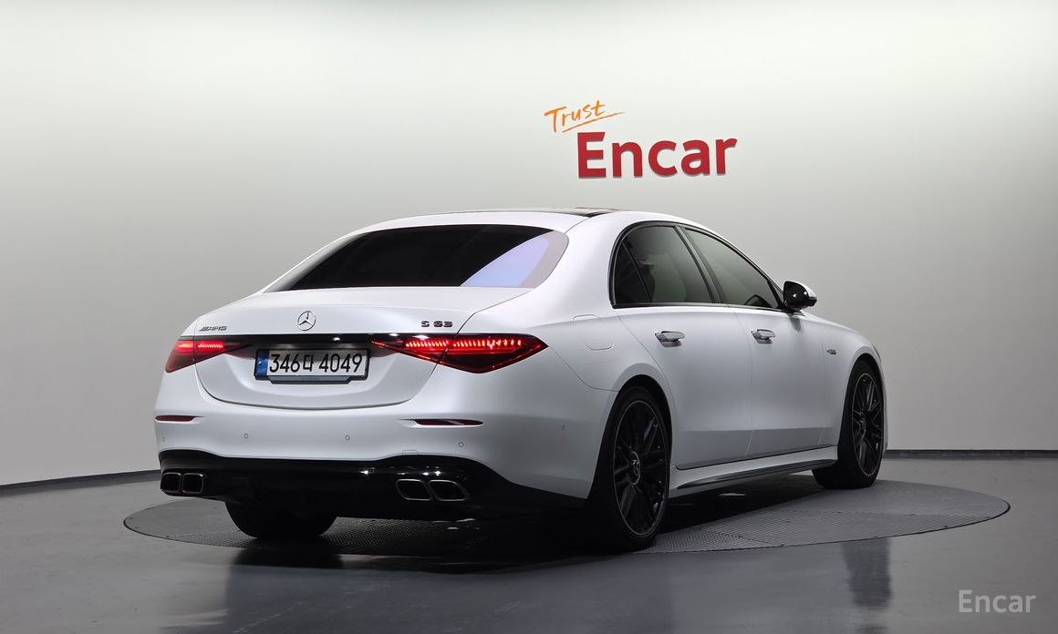  Mercedes-Benz S-Class