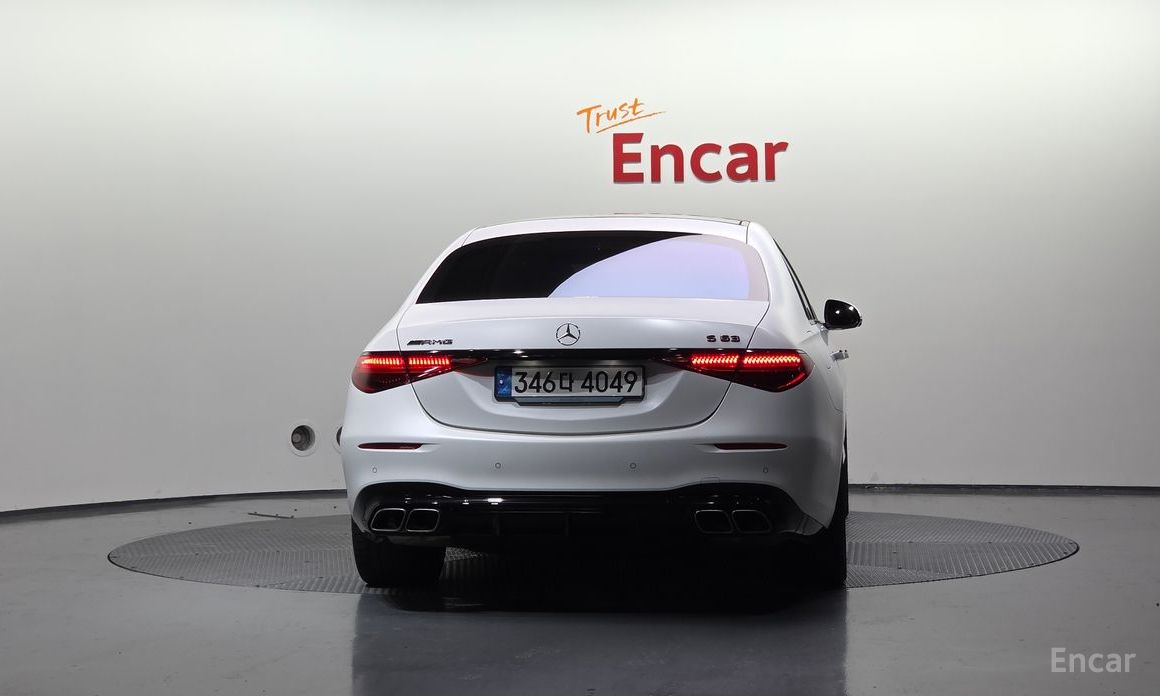  Mercedes-Benz S-Class