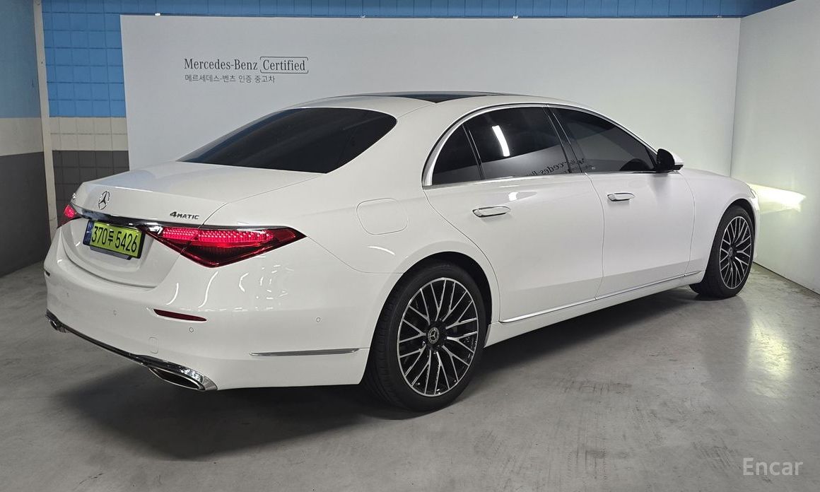  Mercedes-Benz S-Class