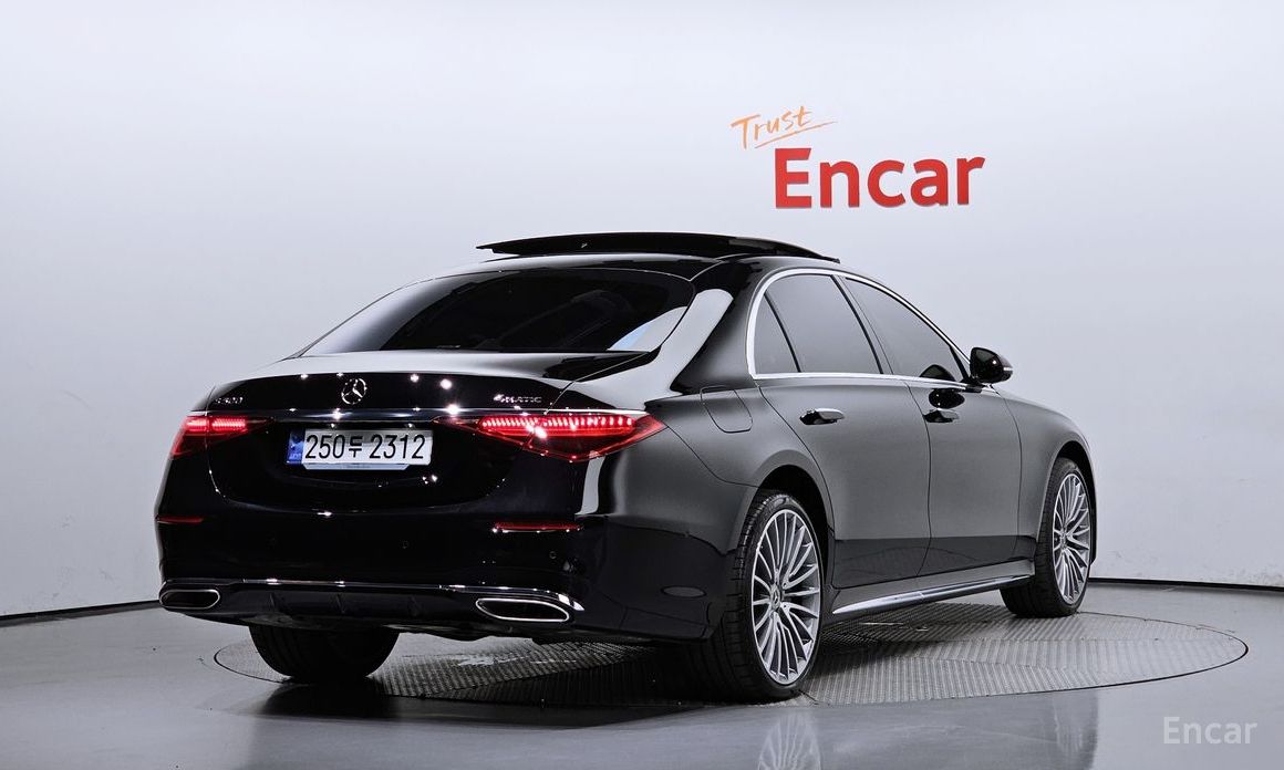  Mercedes-Benz S-Class