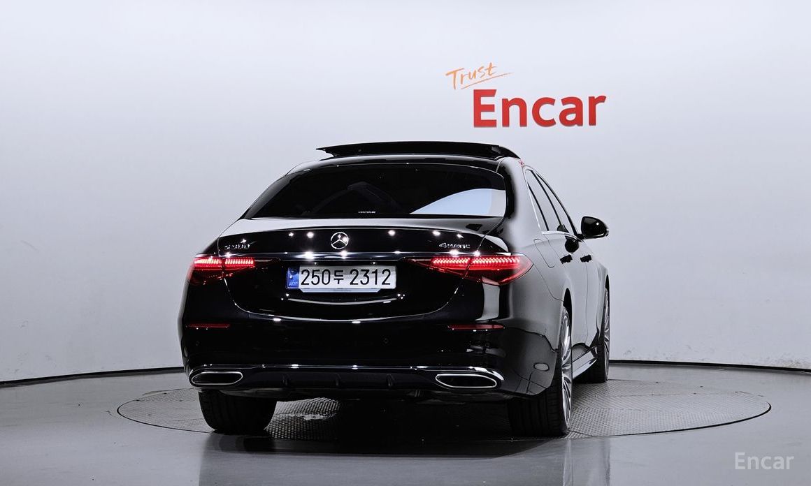  Mercedes-Benz S-Class