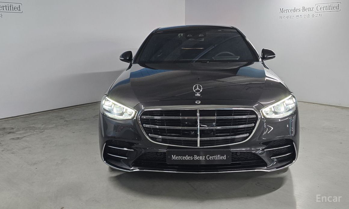  Mercedes-Benz S-Class
