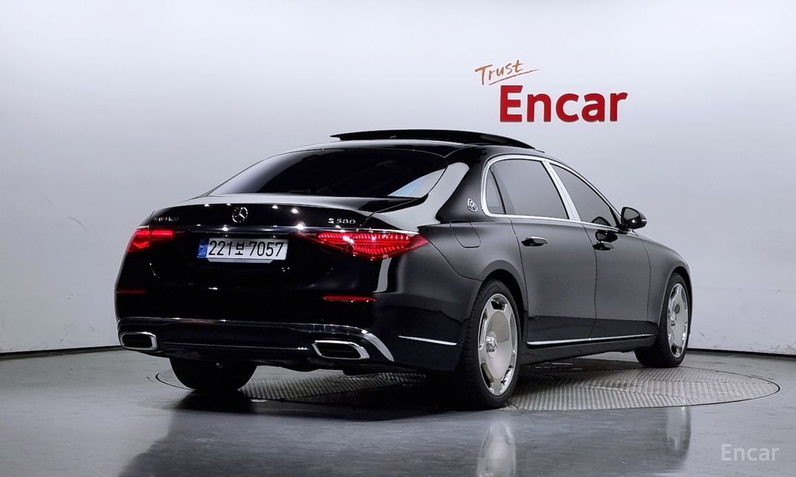  Mercedes-Benz S-Class