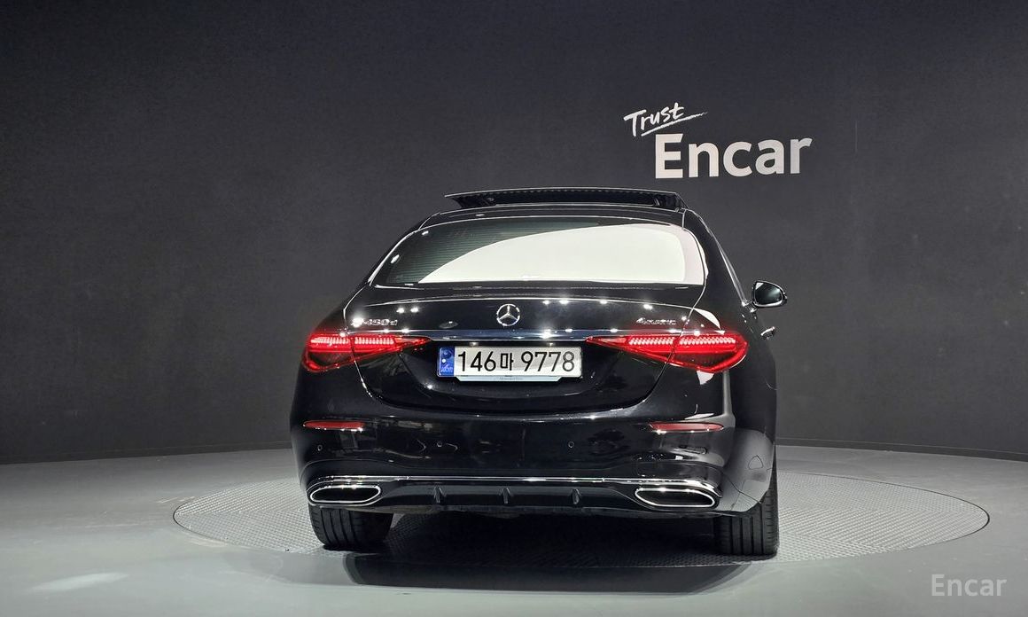  Mercedes-Benz S-Class