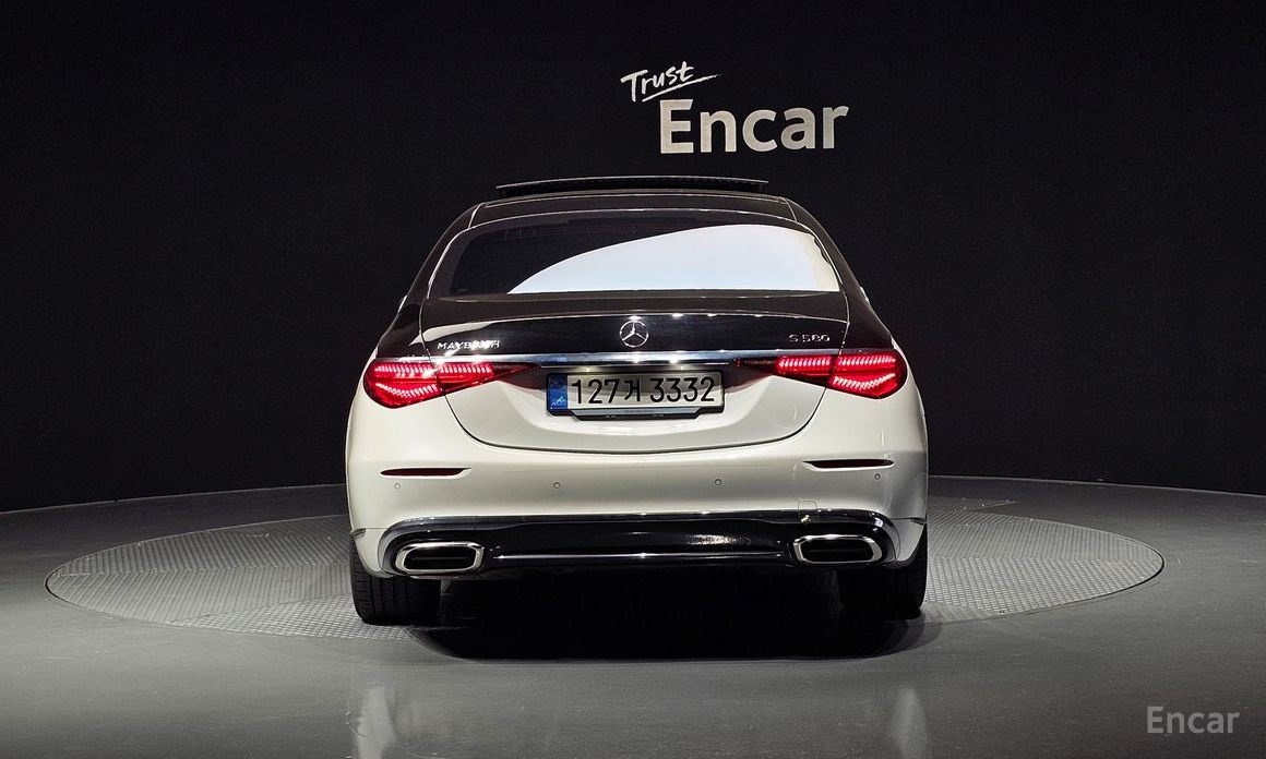  Mercedes-Benz S-Class