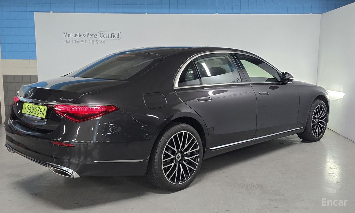  Mercedes-Benz S-Class