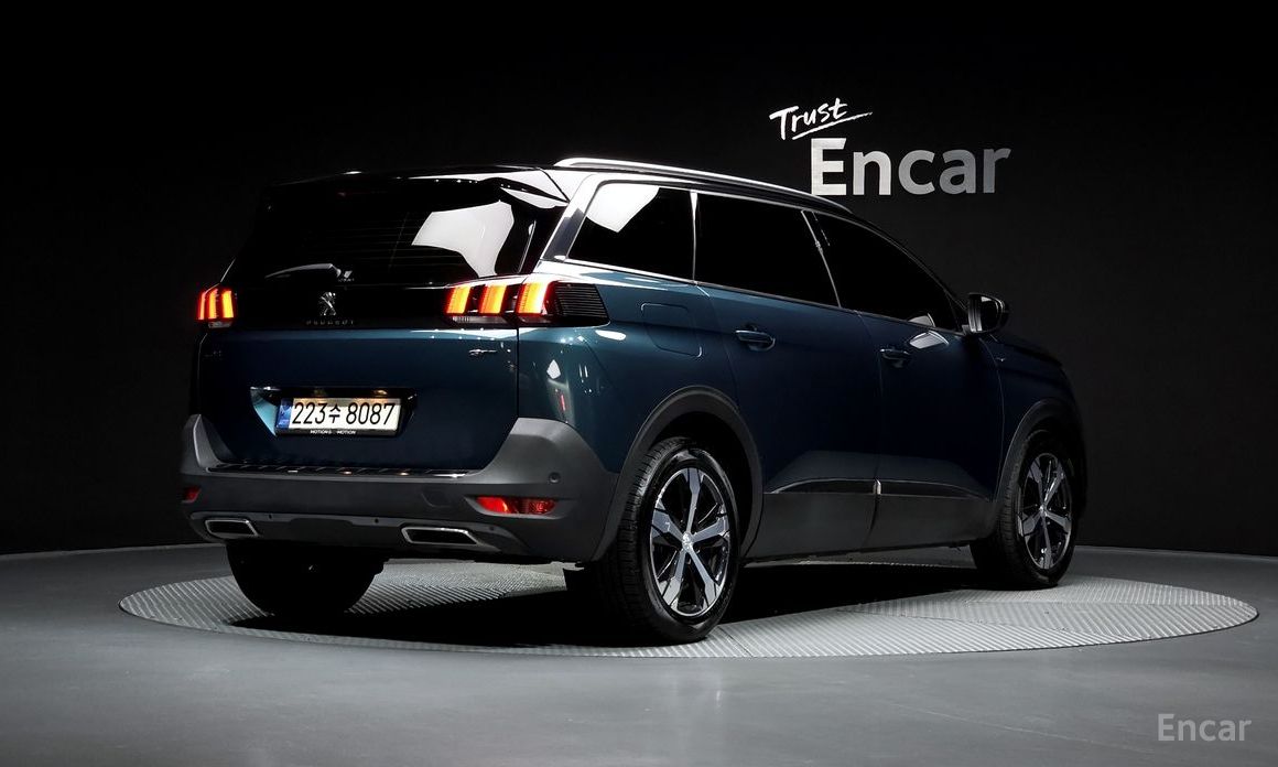  Peugeot 5008