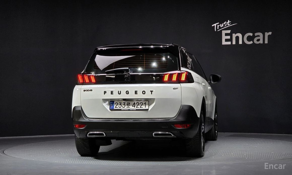  Peugeot 5008