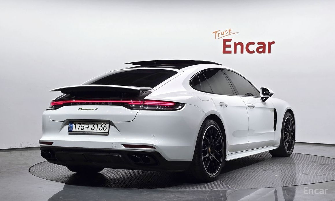  Porsche Panamera