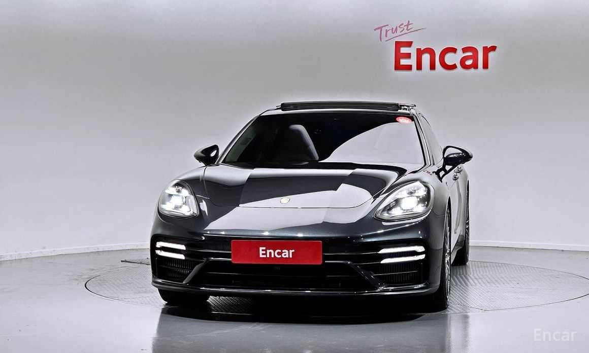  Porsche Panamera