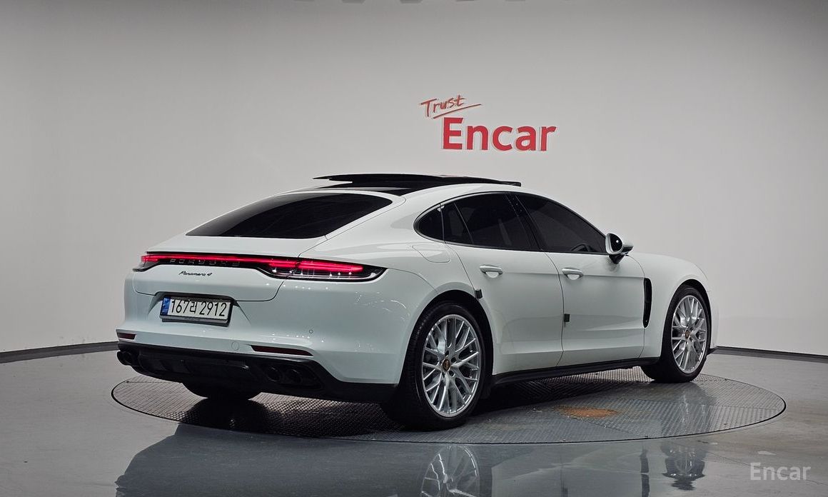  Porsche Panamera