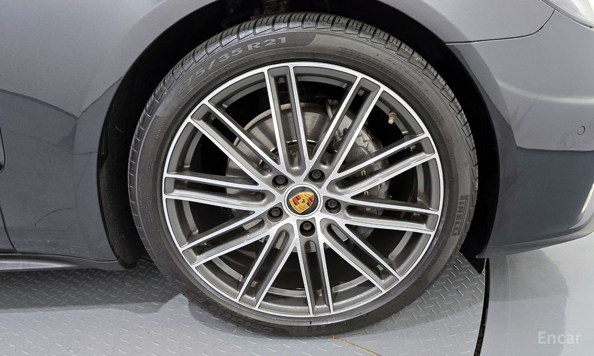  Porsche Panamera