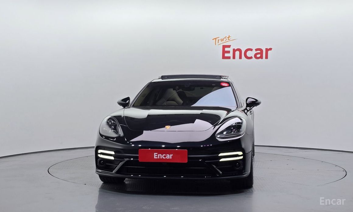  Porsche Panamera