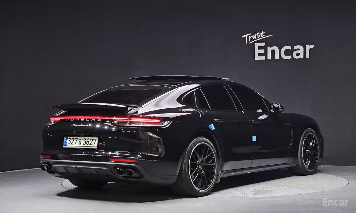  Porsche Panamera
