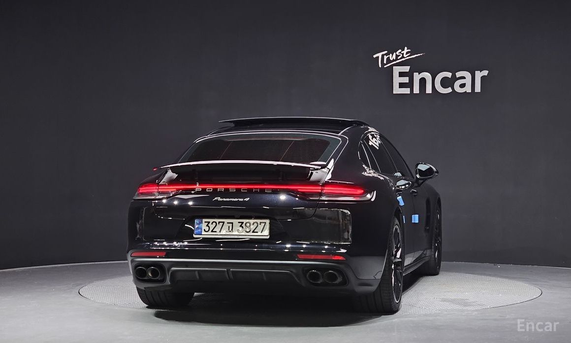  Porsche Panamera