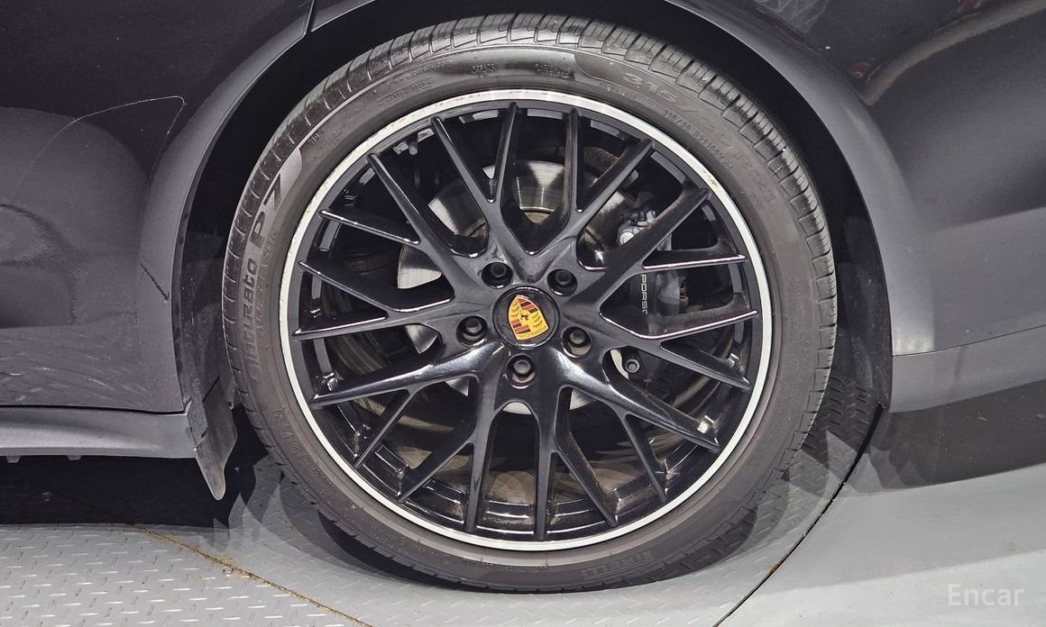  Porsche Panamera