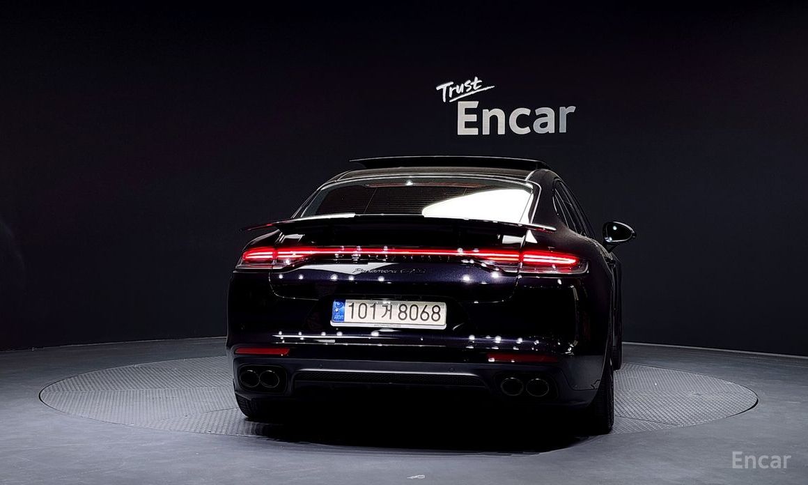  Porsche Panamera