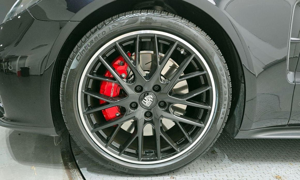  Porsche Panamera