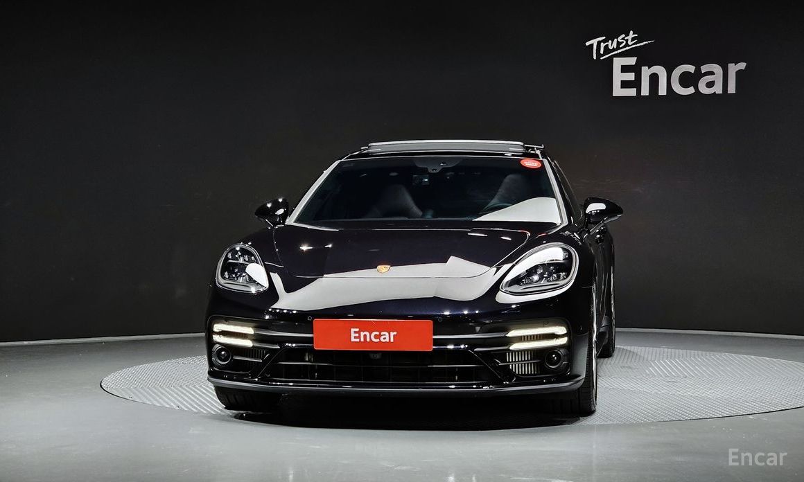  Porsche Panamera