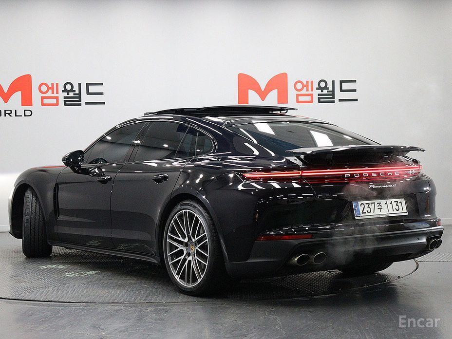  Porsche Panamera
